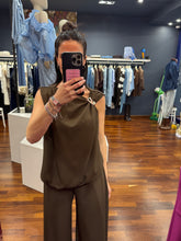 Carica l&#39;immagine nel visualizzatore di Gallery, Blusa gioiello
