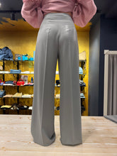 Carica l&#39;immagine nel visualizzatore di Gallery, Pantaloni grigio
