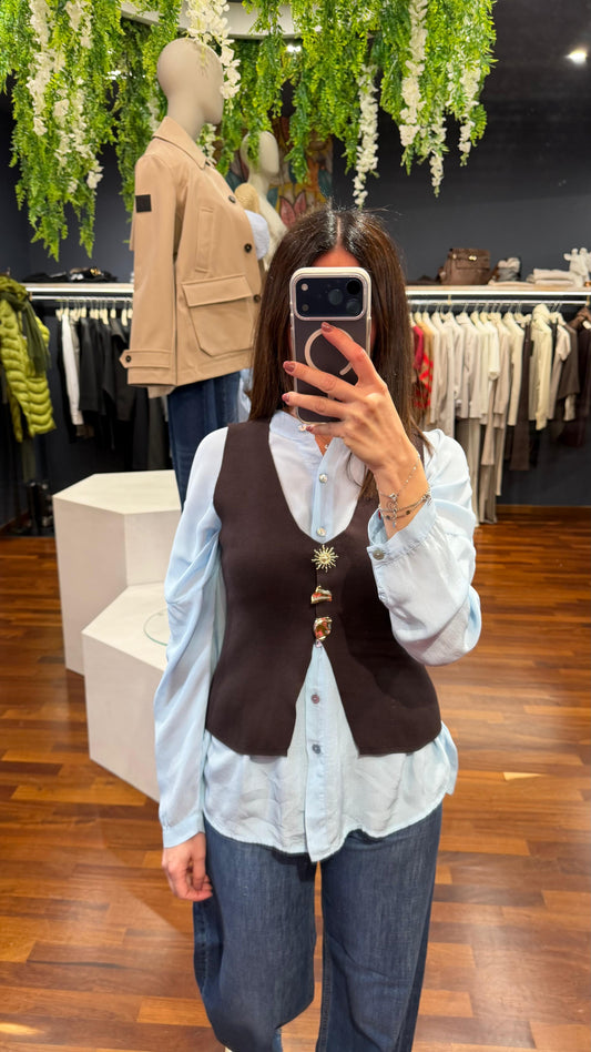 Gilet in maglia con bottoni diversi - Kontatto
