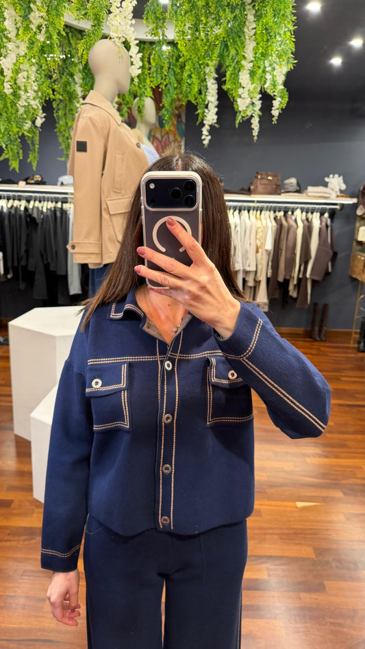 Giacchetta in maglia con trapuntature a contrasto blu - Kontatto