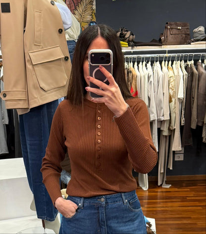 Maglia costina e bottoncini - Kontatto