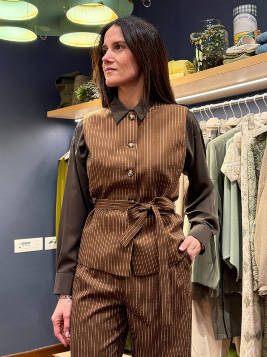 Gilet gessato tabacco - Kontatto