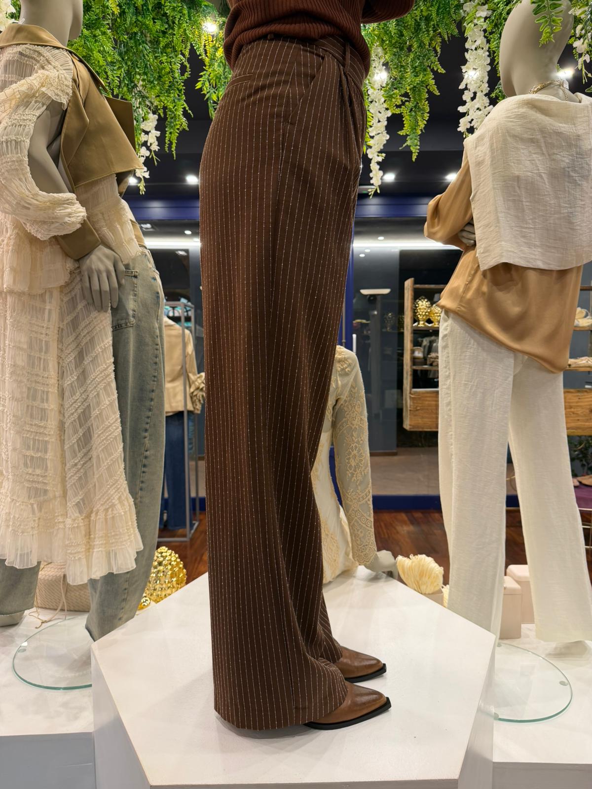 Pantalone gessato - Kontatto